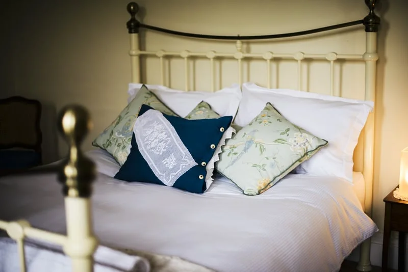 Egyptian cotton linen on a period bed at 4 Percy Place